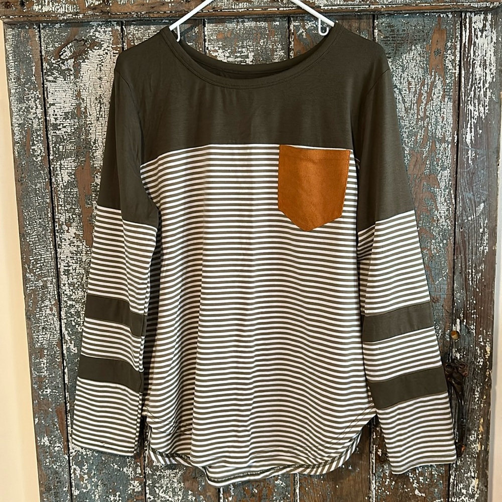 Women’s size XL long sleeved shirt